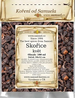 Květ skořicovníku